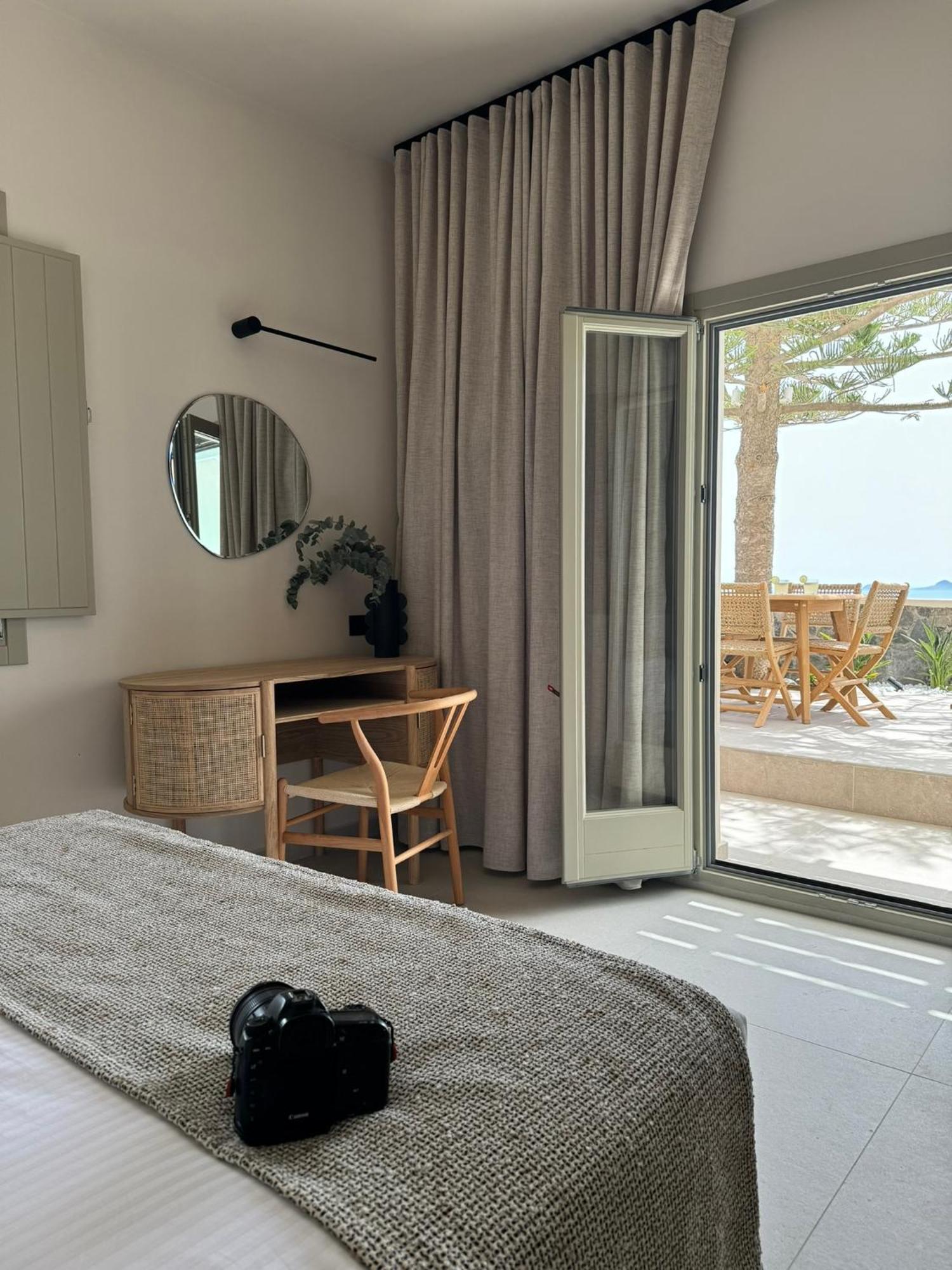 Morfes Luxury Suites By Caldera Houses Firostefani Extérieur photo